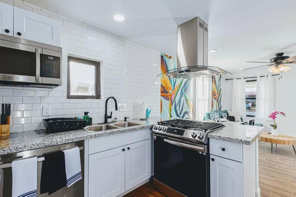 Phoenix Retreat - 2 Bedroom Home With King-Size Bed - 3 Smart Tvs - 10 Min From Airp - Unit A Exterior foto